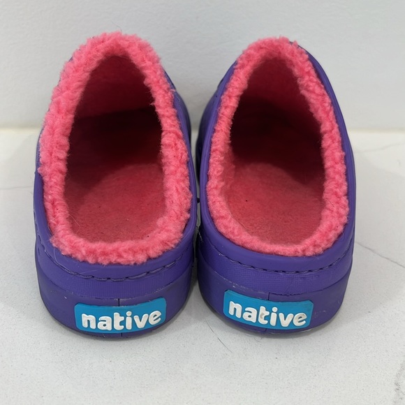 Native Slippers - Picture 2 of 7